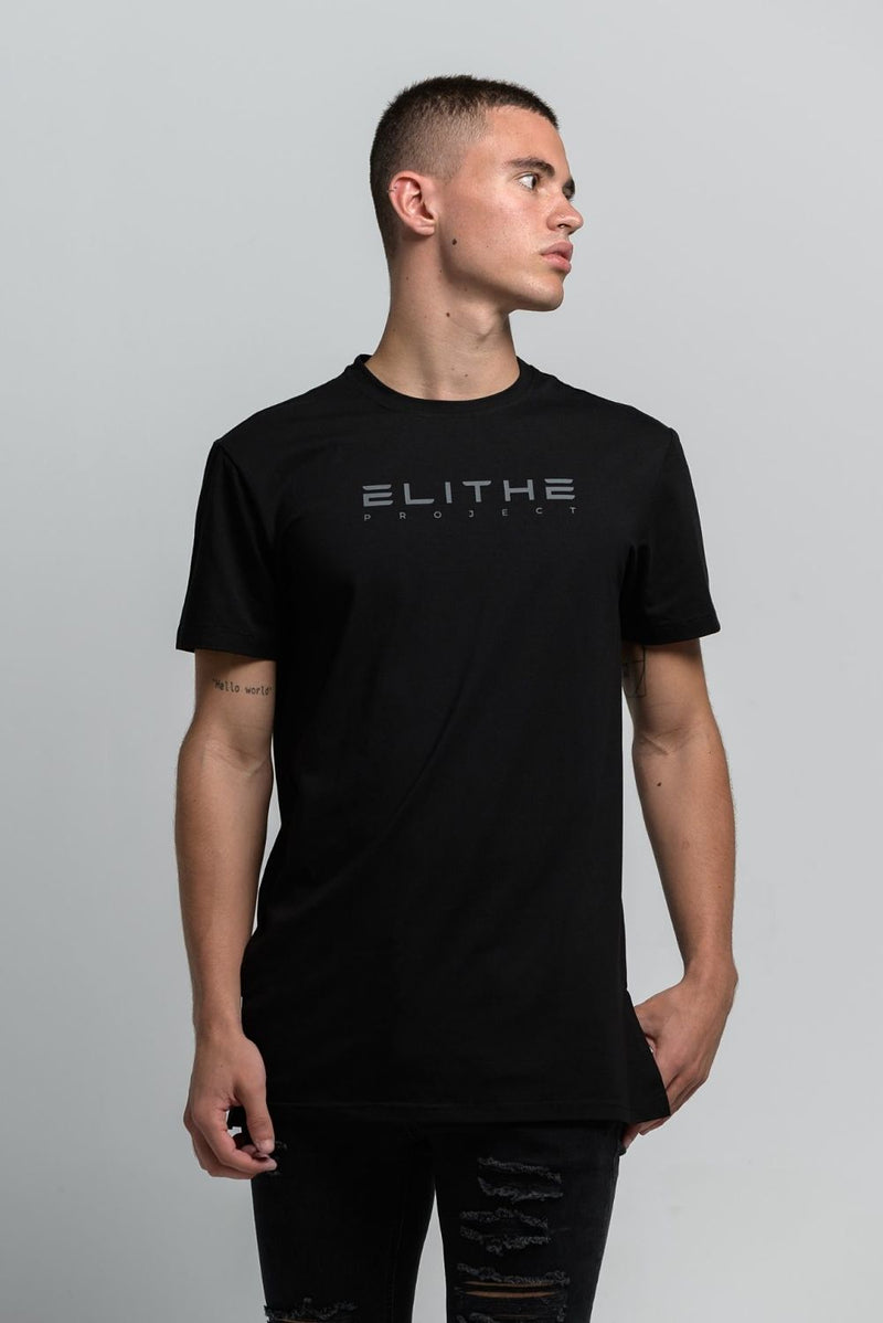 Camiseta Elongated Black Grey Logo